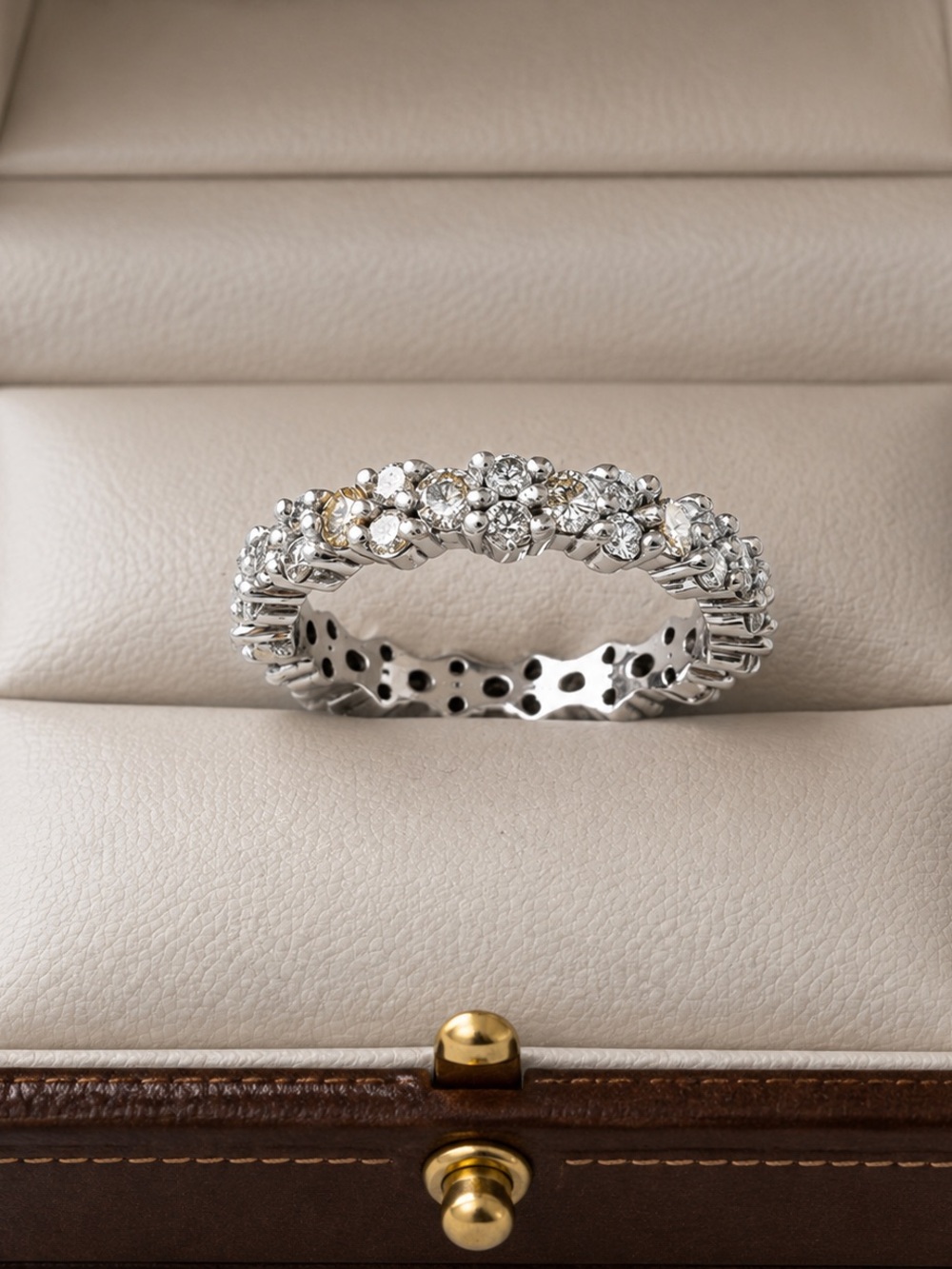 Elegant 14k white gold 2.20 carat diamond Women's Eternity Ring